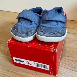 Splay canvas shoes -size 9